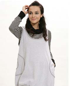 ��ɫ���^��