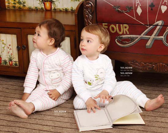 諾比條紋保暖衣