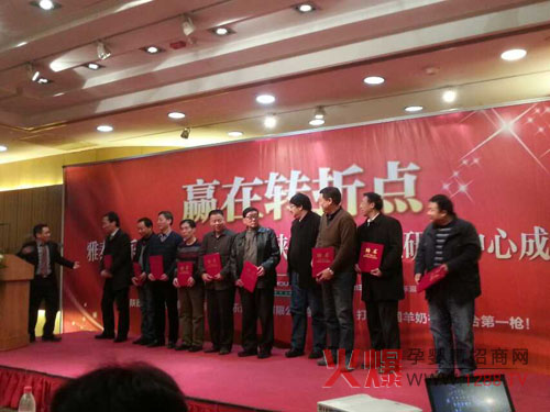 從我國乳業(yè)重組新政看羊奶行業(yè)發(fā)展