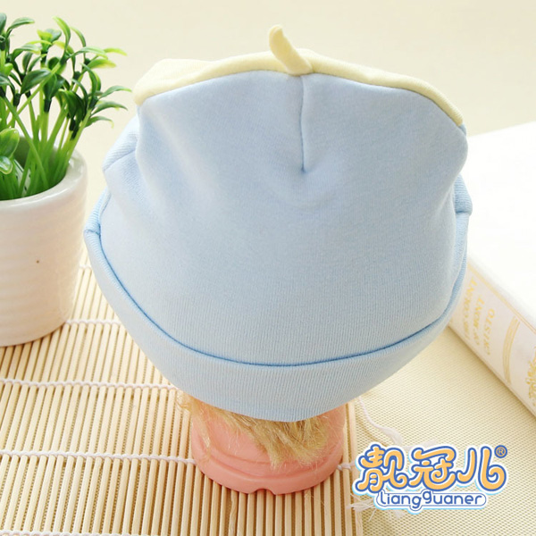 靚冠兒yingye草莓帽子背面