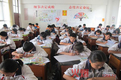 ؐ����������ӛ������ԇ�cDHA֮�g��΢���P(gu��n)ϵ