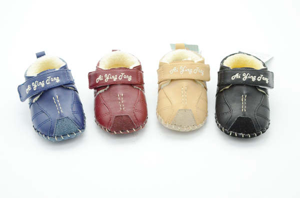 愛(ài)嬰童皮面寶寶冬季鞋