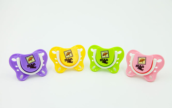 咪呢小熊指拇蝴蝶型安撫奶嘴.jpg 咪呢小熊指拇蝴蝶型安撫奶嘴.jpg