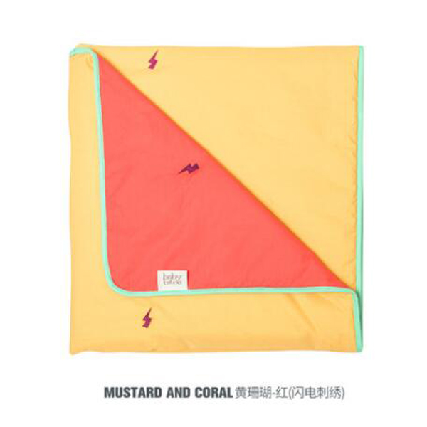 西班牙baby bites yinge蓋毯 黃珊瑚-紅(閃電刺繡).jpg 西班牙baby bites yinge蓋毯 黃珊瑚-紅(閃電刺繡).jpg