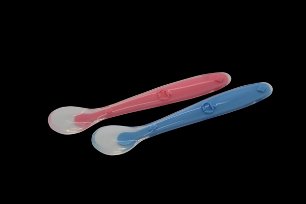 優(yōu)優(yōu)貝比全硅膠yinge羹勺.jpg 優(yōu)優(yōu)貝比全硅膠yinge羹勺.jpg