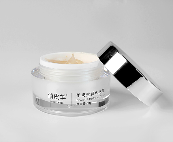 俏皮羊羊奶瑩潤水光霜.jpg 俏皮羊羊奶瑩潤水光霜.jpg