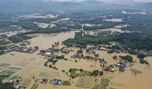 �YԮ���������˕r(sh��)�D�����������ʳƷ���Ї���ͯ��������(hu��)��ٛ(z��ng)���Y30���f