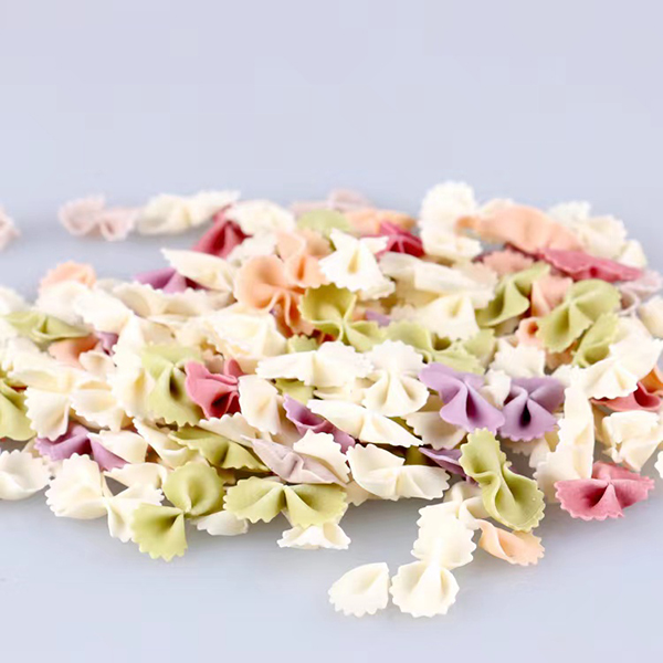 甄育蒸小蝴蝶面