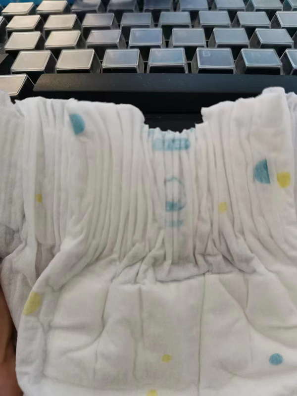 金葫蘆新生兒紙尿褲細(xì)節(jié)展示.jpg 金葫蘆新生兒紙尿褲細(xì)節(jié)展示.jpg