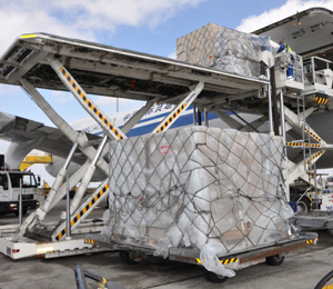 吉特士全程空運(yùn)裝機(jī)中