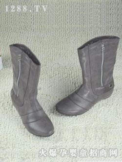 ����ɫyunf��ѥ