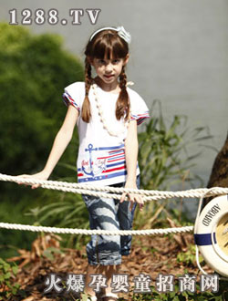 Сë�x�����b��܊ϵ�ЈA�I(l��ng)Ů�b