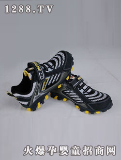 ��ͯ�\�ӾW(w��ng)Ь�ڰ��S