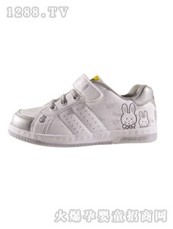 �͵����e�\��ͯЬ��ɫ�ÈD��