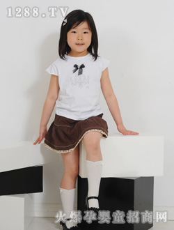 ���؁���ɫ�ɐ�Ůͯ����