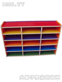 ���\������