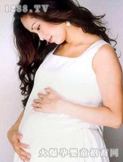 森芭蒂愛撫寶貝媽咪照