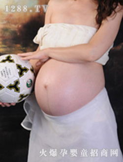 森芭蒂媽咪與球共在照