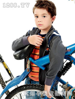 �����ȵٻ�ɫ��ͯ����