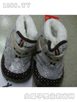 麗嬰房黑色亮點(diǎn)yinge鞋