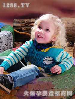 �SСѾ�{ɫŮͯ�b