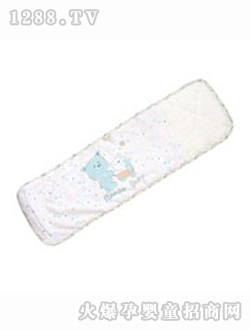 寶潔白色卡通喂乳枕