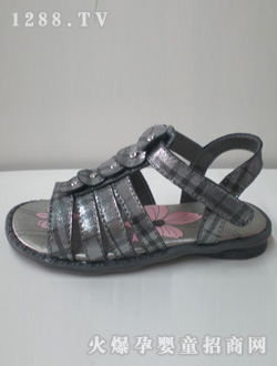 ��؈֮����ɫŮͯ��Ь