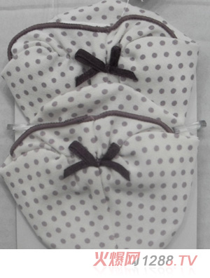 娃愛的蓓蓓圓點寶寶護(hù)腳套