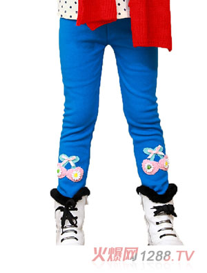 �ڴ���Ůͯ���ѝ�ӽq�Ӻ��ﶬ���{(l��n)ɫ