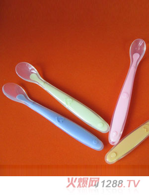 苗哺專家安全多用途yinge硅膠勺