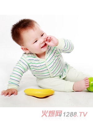 貝茜蒂條紋簡(jiǎn)約內(nèi)衣套裝