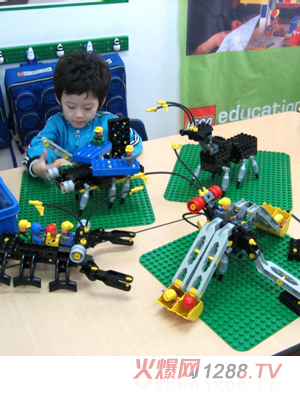 樂高挖掘機(jī)積木玩具