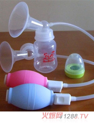 寶寶愛強力手動套裝吸奶器