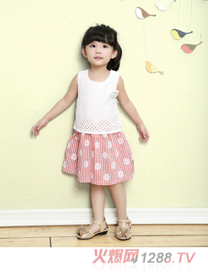 С���ͼ{Ů�����ļ���ȹ