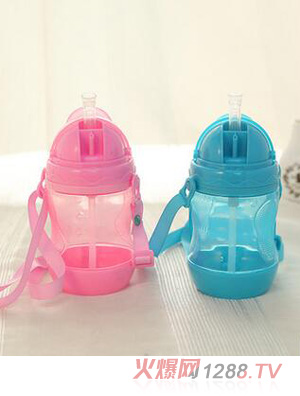 愛嬰寶母嬰用品 一字口外出飲水杯 兒童旅游便攜式背帶水壺