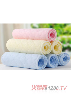 彩色生態(tài)棉尿布