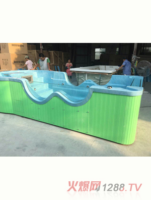 童伴麗嬰游泳池綠色